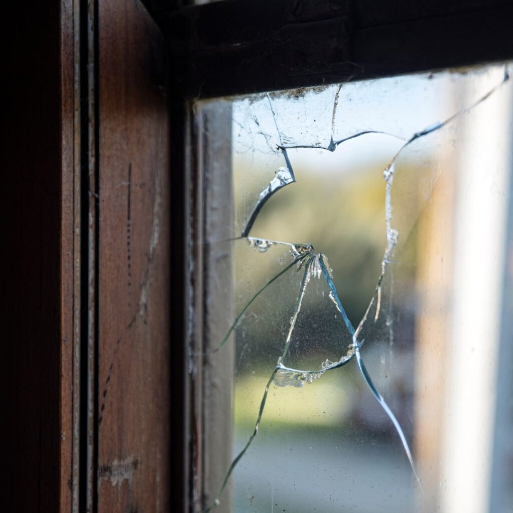 Sostituzione Vetro Rotto