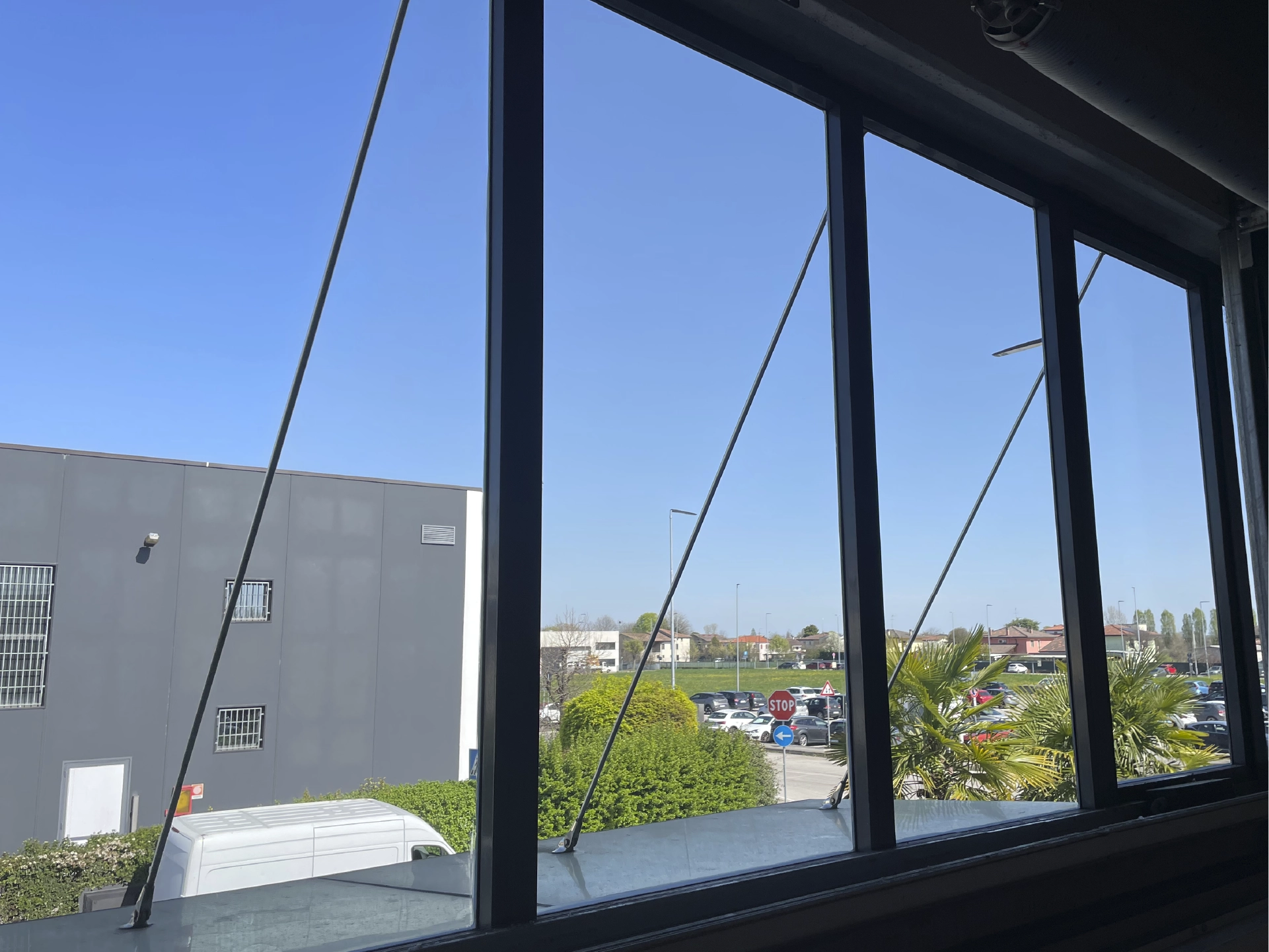 Sostituzione vetri capannone azienda