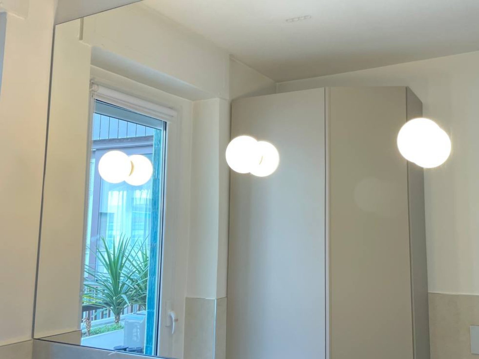 Specchio con illuminazione integrata AB Vetro Rosà Specchio con illuminazione integrata AB Vetro Rosà